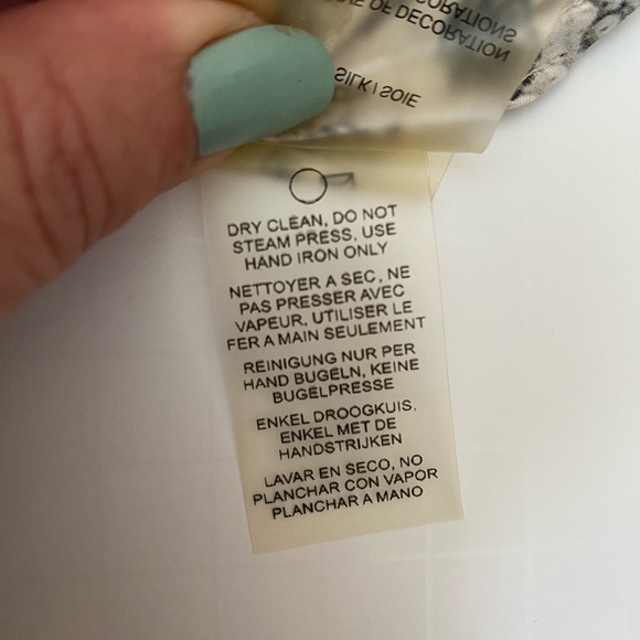 Robert Graham 100% silk leopard print sequins detail blouse balloon sleeves - Picture 12 of 16